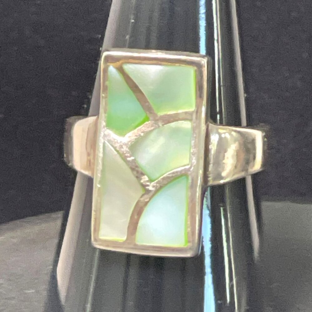 VTG Sterling Silver 925 Mother of Pearl Inlay Ring Iridescent Green White Sz 8.5 - Picture 9 of 15